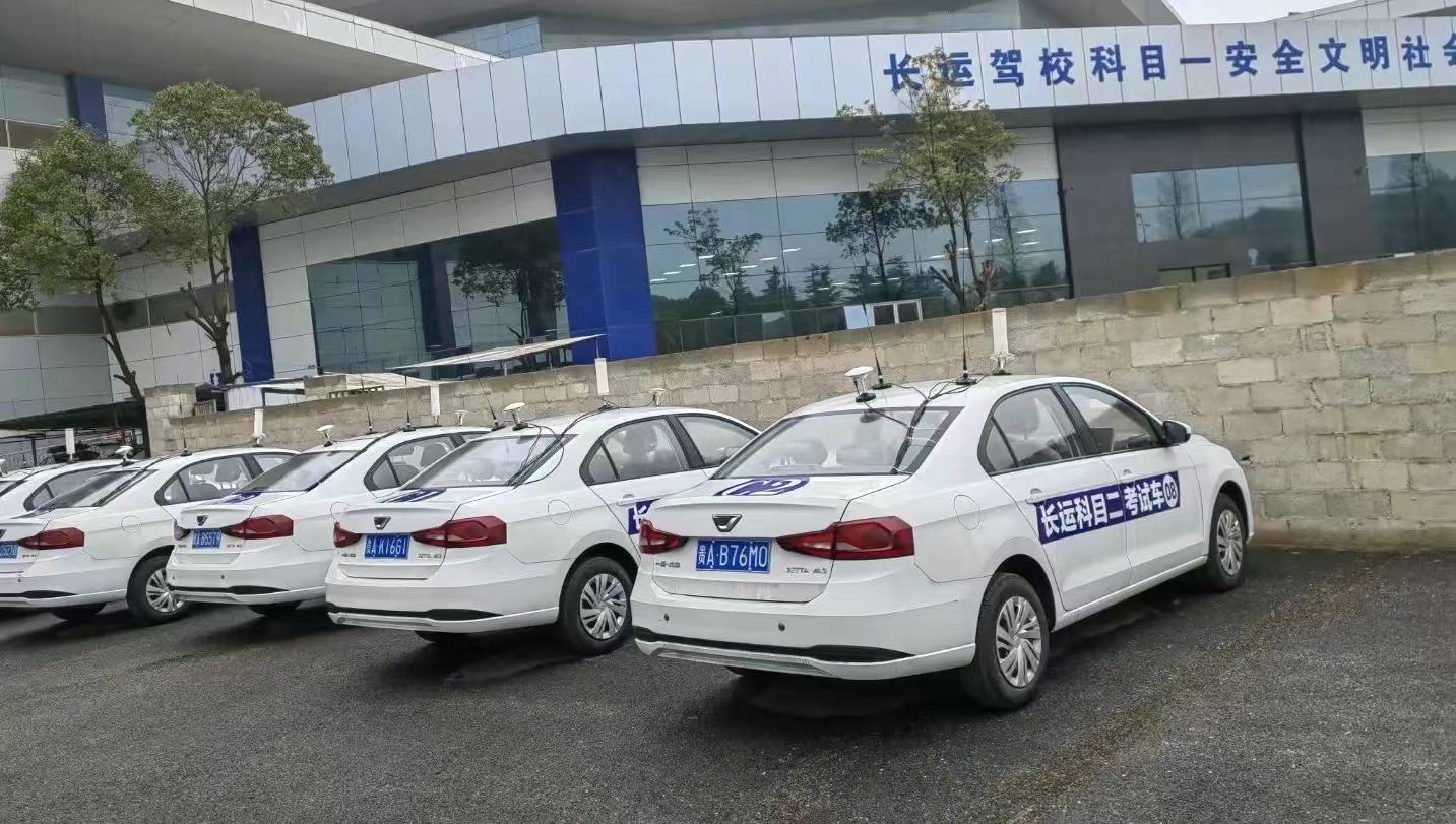 ��У����