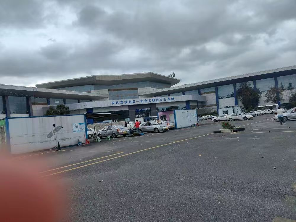 ��У����